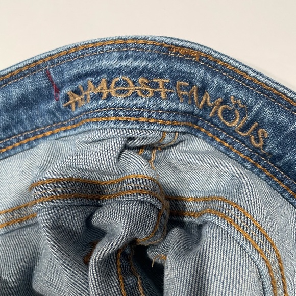 Almost Famous Distressed Jeans - Picture 4 of 4